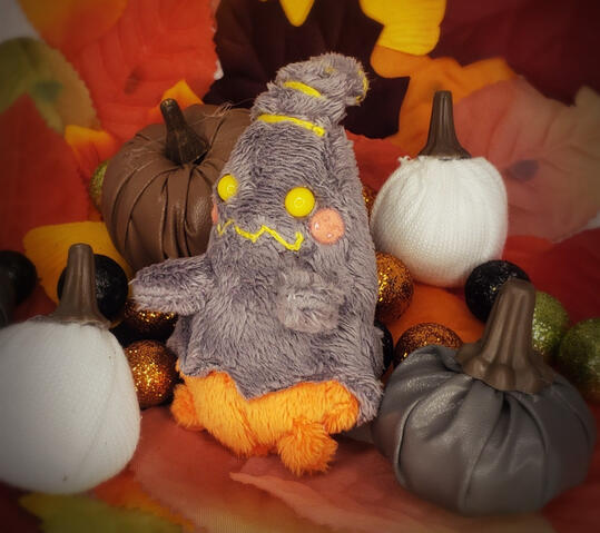 Tiny plush fanart of Glanter for the video game Ooblets