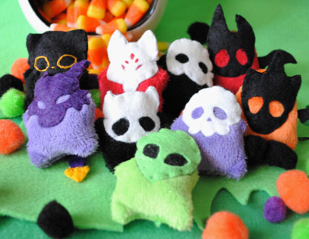 Hand-sewn pocket familiars - my own pattern.